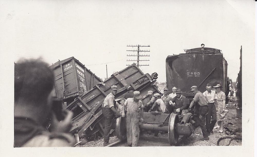 Railway Wrecks in the Ottawa Area -1942 Glen Tay